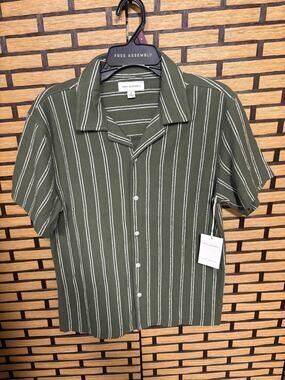 Free Assembly Olive Green White Stripe Short Sleeve Button Down Shirt  Small